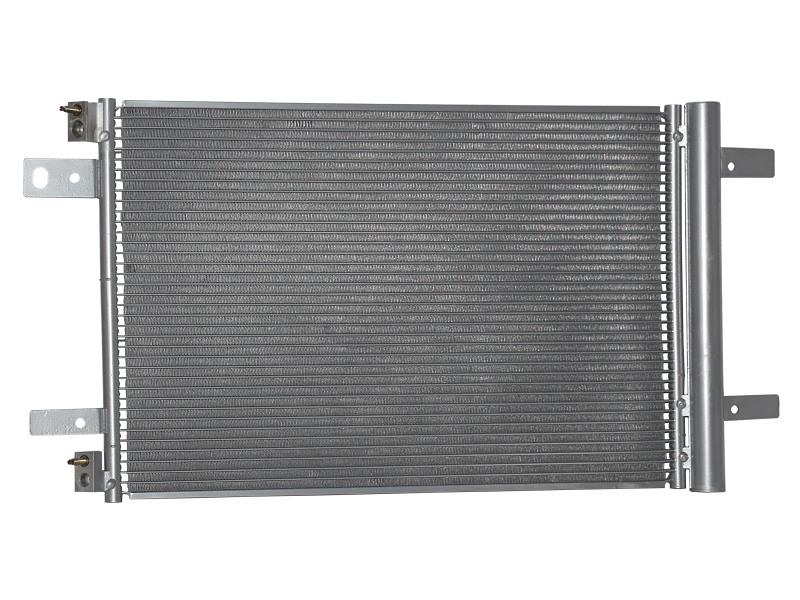 Condenseur climatique avec revêtement anticorrosion